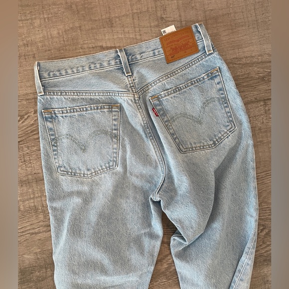 Levi’s 501 Women’s Jean - Picture 3 of 4